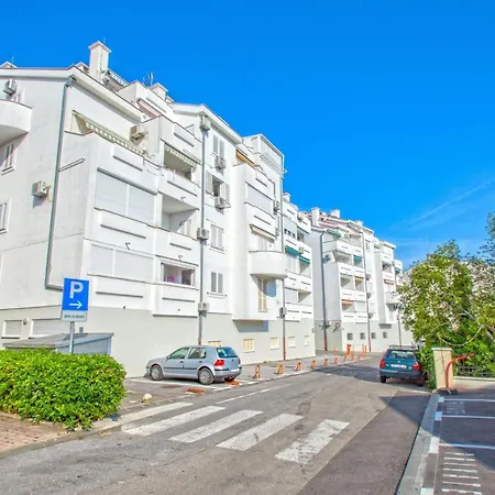 Apartment Ruzica *