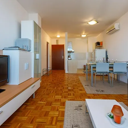 Ruzica * קריקווניצה